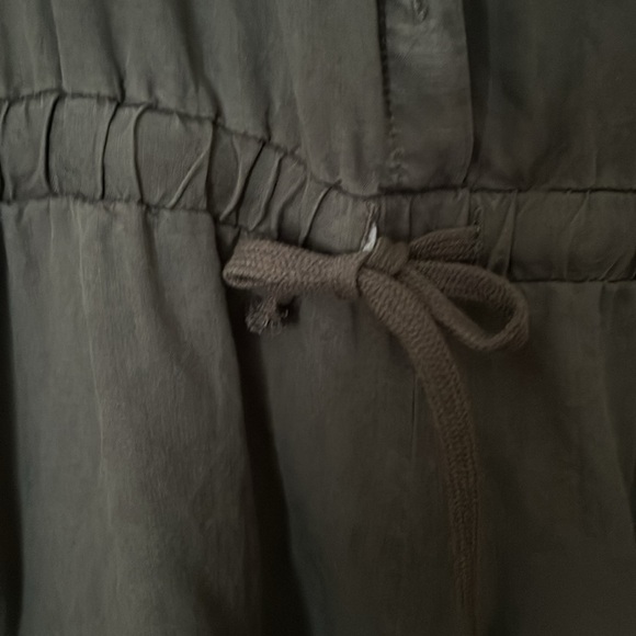 Velvet Heart Olive Sleeveless Romper - Picture 6 of 6